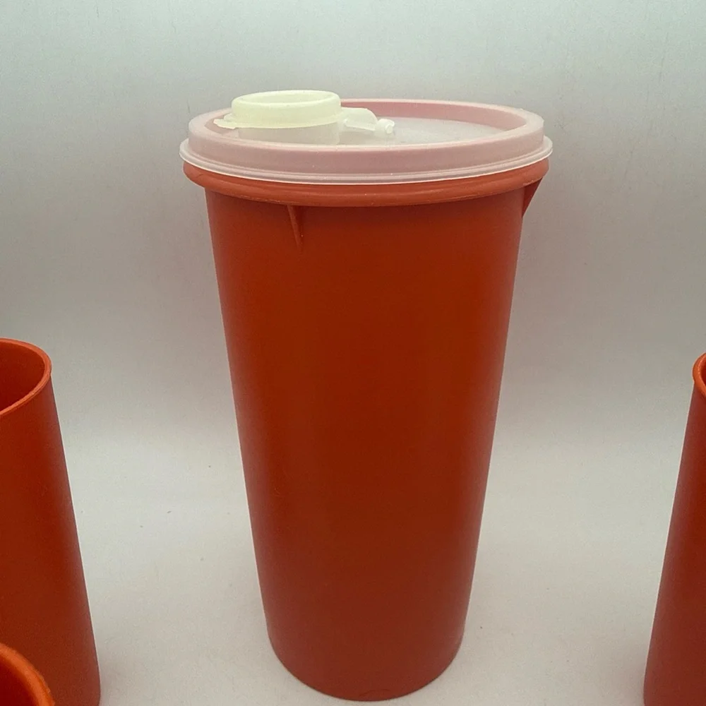 VTG Tupperware Harvest Orange Beverage Container And 5 stackable Tumblers Cups